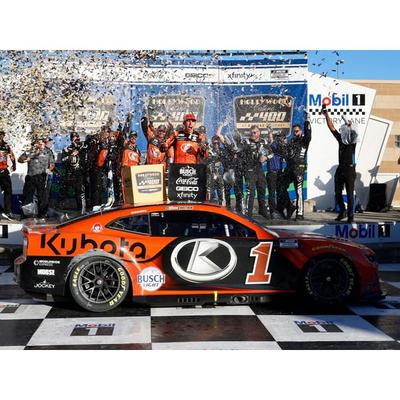 Kyosho Lionel Racing Scale KUBOTA 2024 Chevrolet Camaro ZL1 Ross Chastain Kansas City Winner Finished Model LR317740 1/64 #1