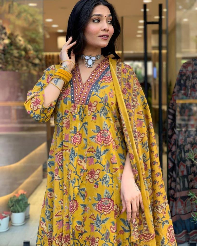 Indian Designer A-line Kurta Pant Dupatta Set Women Party Wear Top Tunic Salwar Suit Kurti
