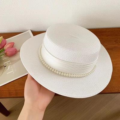 French Hepburn Style Straw Hat Straw Weaving Solid Color Flat Sun Hat UV Protection Breathable Pearl Chain Hat Travel Accessory