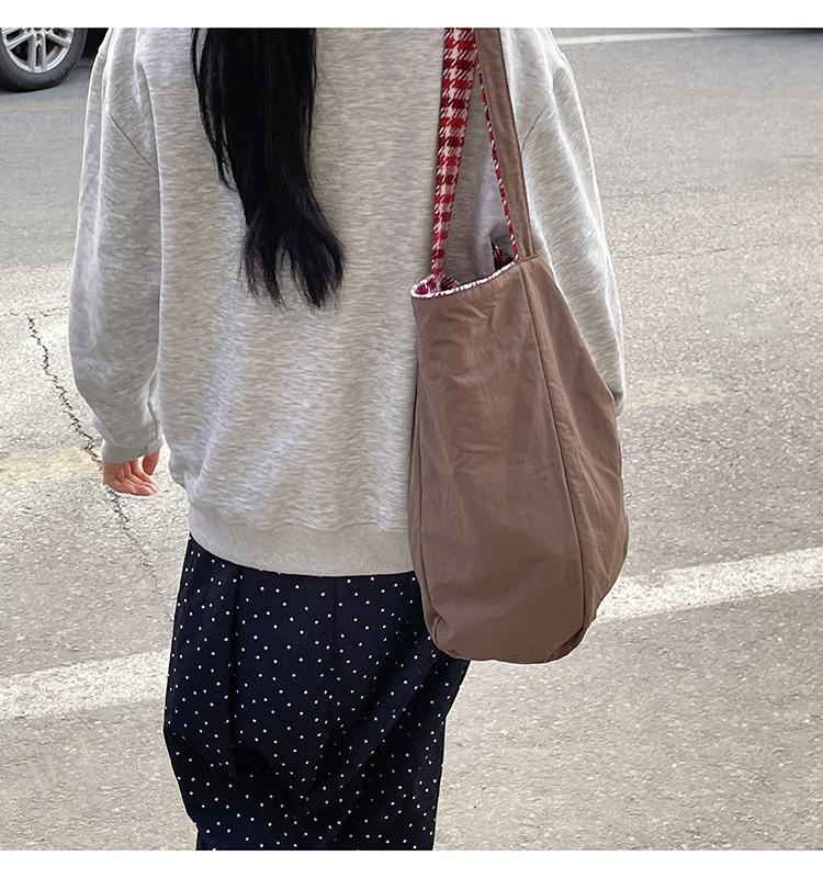 2026 New Ins Style Reversible Woolen Tote: Autumn/Winter Large Capacity Trendy Shoulder Shopping Bag