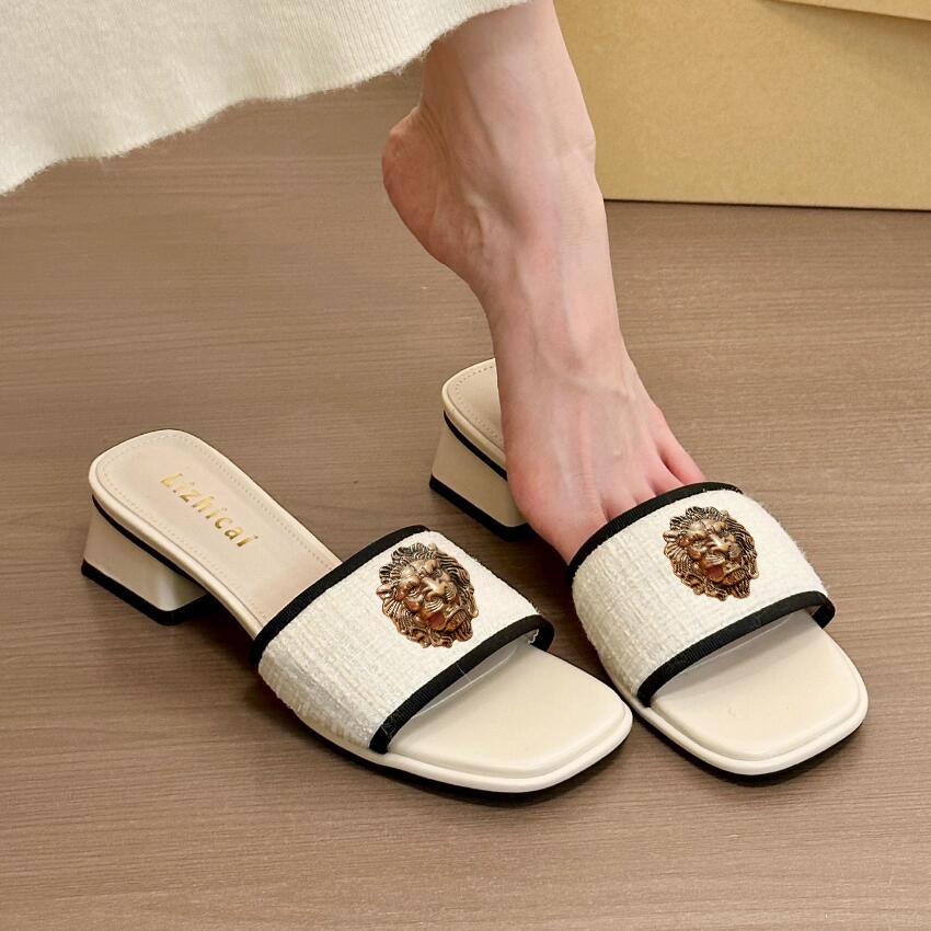 Summer couples Flip-flops Brand Designer Casual Be ach slippers women's  luxury sandals Italian Dinner Party style