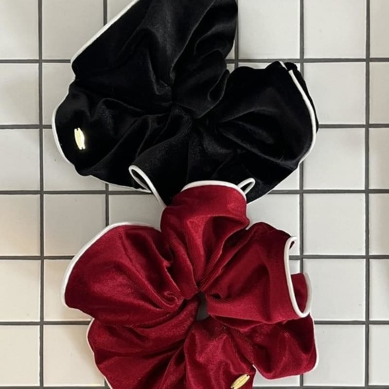 

CARRY BARRETTE White Lining Point Scrunch Dark Red