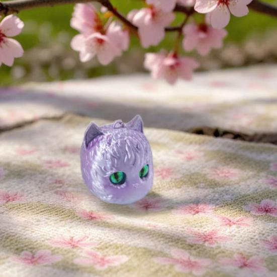 Playful Cat Bag Decoration 3D Printed Head Keychain, Cute Kawaii Kitten Charm with Pearlescent Finish & Bright Green Eyes, Lightweight Animal Pendant