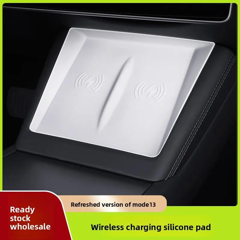 Autocollant de Voiture Pour Tesla Model 3 Y Juniper Highland 2023-2025 Rafraîchi Chargeur Sans Fil Pad en Silicone Console Centrale de Voiture Pad Antidérapant Voiture