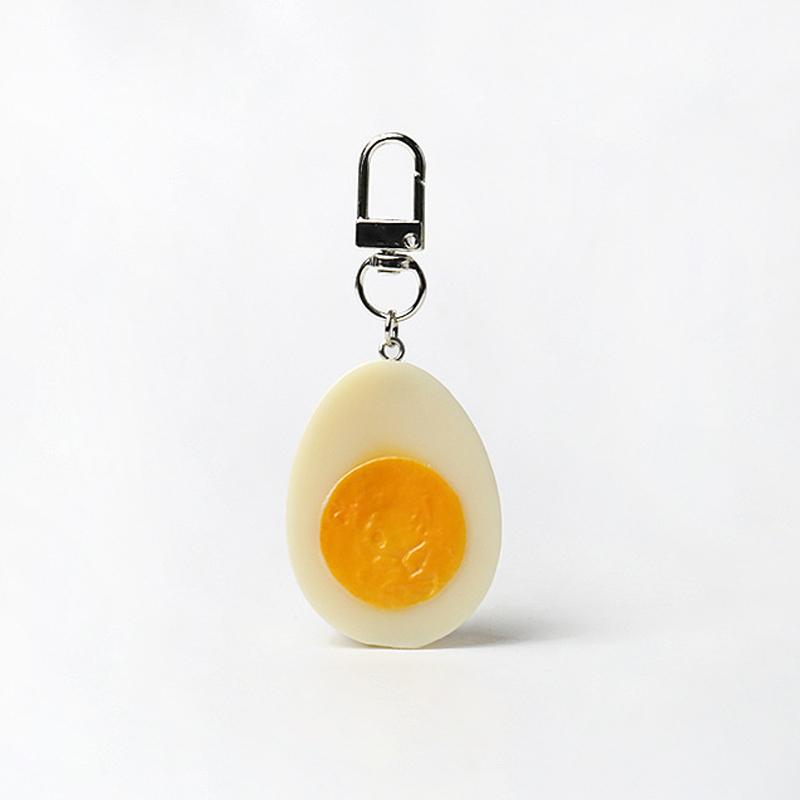 Portachiavi Creativo Cibo Simulato Uovo Sodo Ciondolo Delizioso Accessori Decorativi da Appendere allo Zaino Ciondolo Personalità Regali