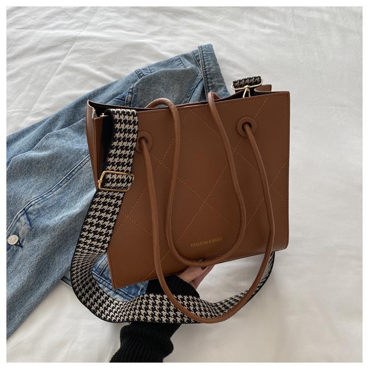 

Простой, модный, вместительный повседневный, ретро, новый модный держатель через плечо на одно плечо, очень большая сумка для женщин коричневый