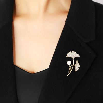 Double Ginkgo Biloba Leaf Pearl Brooch Niche High-end New Trendy Corsage Women's High-end Exquisite Small Fragrant Coat Pin