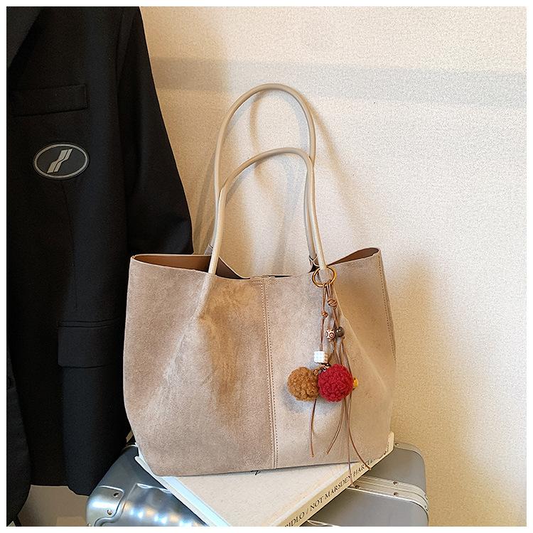 Autumn and winter new suede commuter large-capacity tote bag women's casual simple versatile shoulder bag