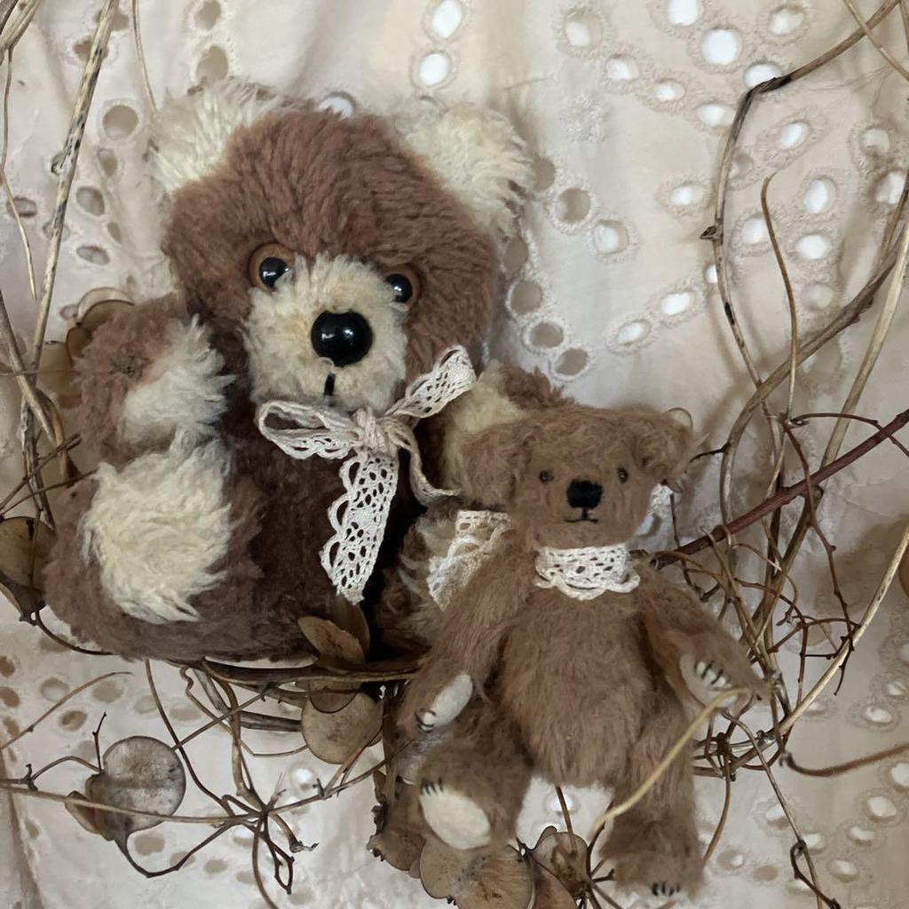 [USED] Antique Teddy Bear, Price Reduced, British Mini Teddy Bear, 11cm, Sitting, with Decorative Tin