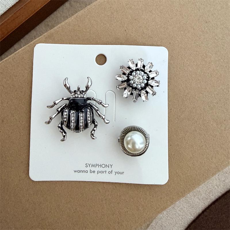 Vintage Distressed Brooch Set: Coco Style Corsage Pin Collection