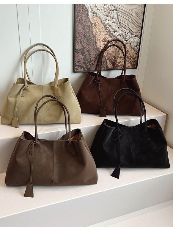 2025 Autumn/Winter Women's Retro Luxury Handbag: Versatile, Large Capacity, Textured Commuter Tote