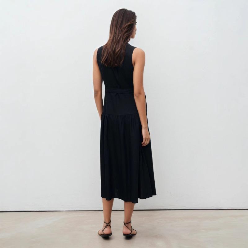 Um Vestido Sem Mangas com Decote em V com um Estilo Feminino Refinado e Elegante para o Trabalho