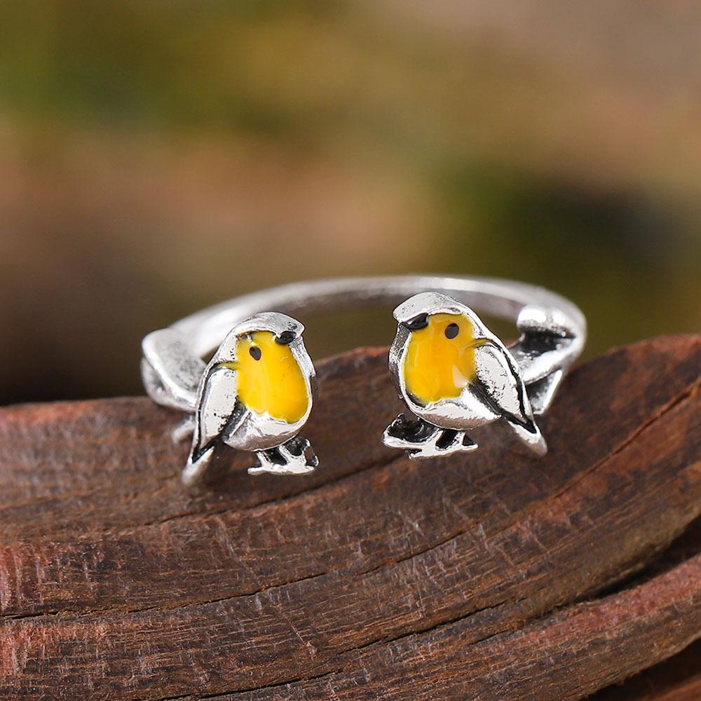 Retro Colored Bird Oil Versatile Earrings, Niche Simple High-End Animal Ear Jewelry Women
