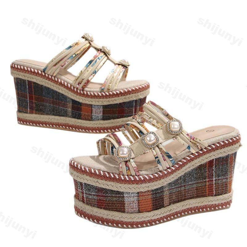Fashion Women Slippers 2025 Summer New Fashion Peep Toe Wedge Slippers Women Platform High Heels Outdoor Beach Shoes Sandalias De Mujer