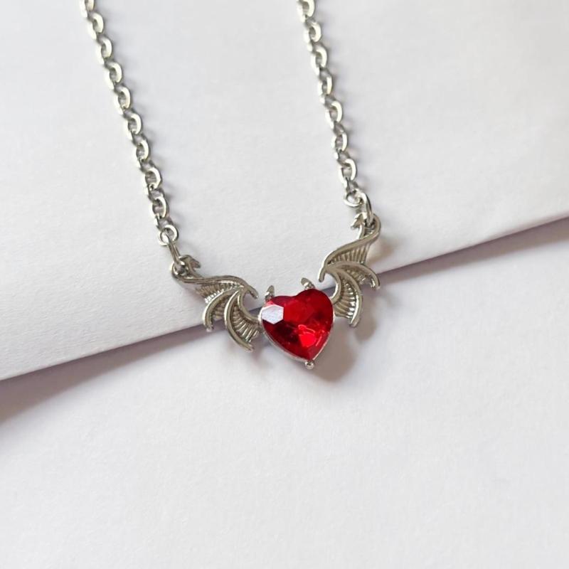 Gothic Heart Devil Wing Pendant Necklaces Love Pendant Chokers Alloy Material Party Jewelry Gift for Women Girlfriends