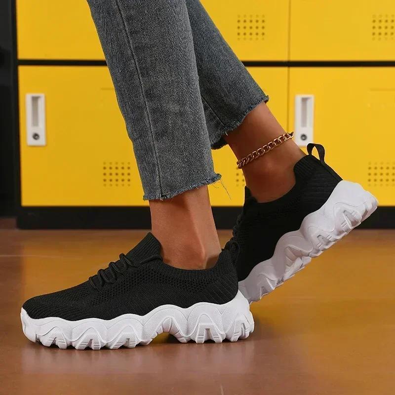 Women's Sports Shoes Comfortable Lightweight Mesh Breathable Trendy Flat Shoes Solid Color Summer Fitness Womens Hiking Shoes