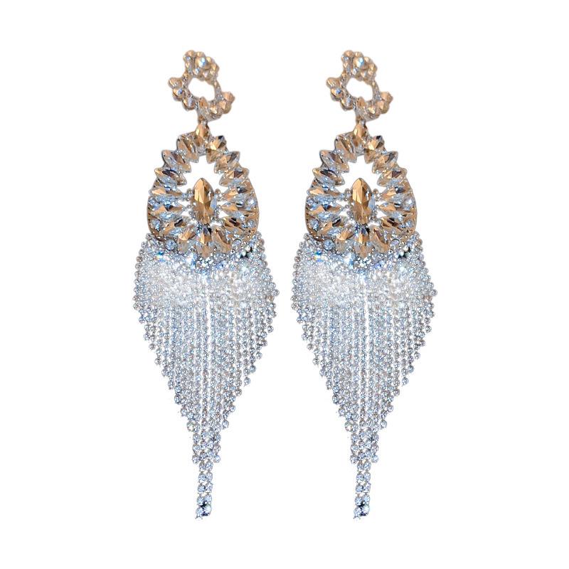 Luxury Spider Web Drop Tassel Earrings with Inlaid Diamonds