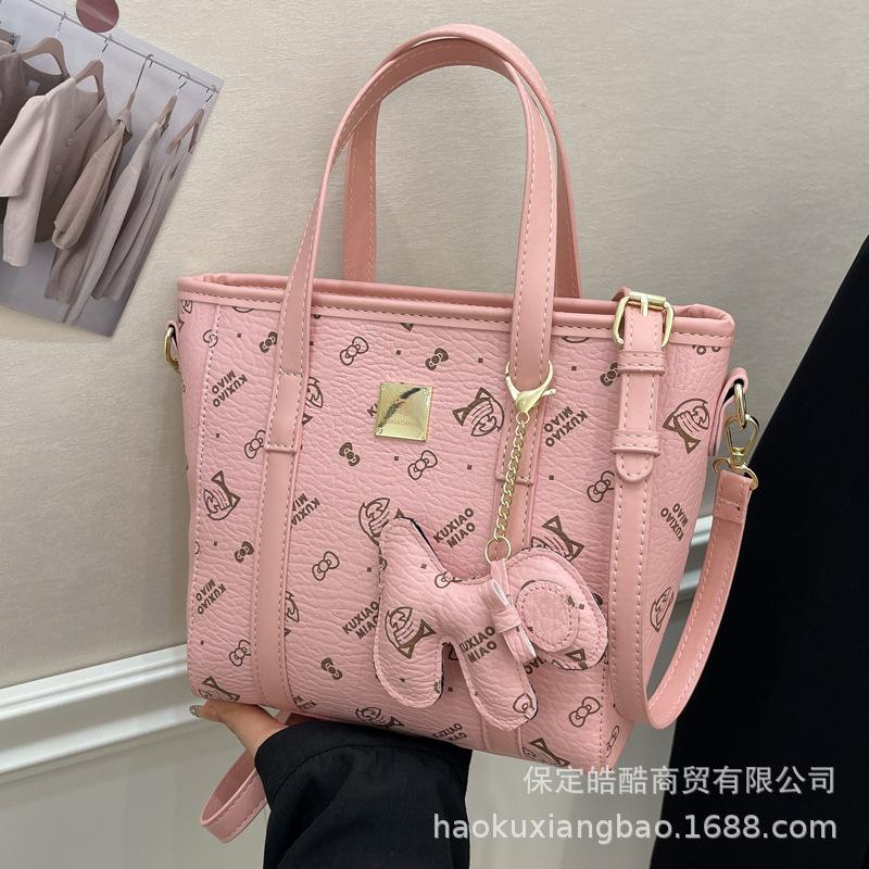 Cartoon bear printed bucket bag 2025 spring new Korean version fashionable versatile shoulder bag premium messenger bag