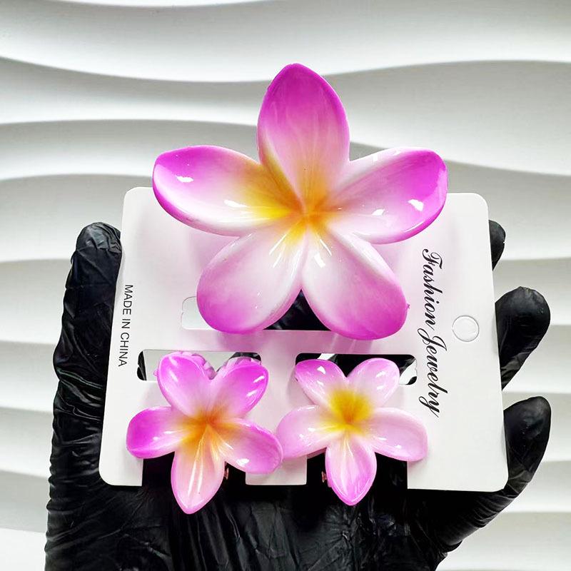 Sada skřipců do vlasů s frangipani: Květinové vlasové doplňky s imitací mramoru pro módní svátky