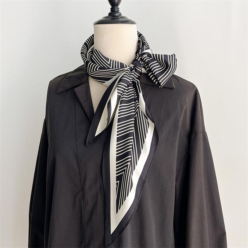 2025 New Fashion Women Triangle Scarf Bohemian Style Paisley Designer Long Ribbon Twill Silk Scarves Neckerchief Luxury