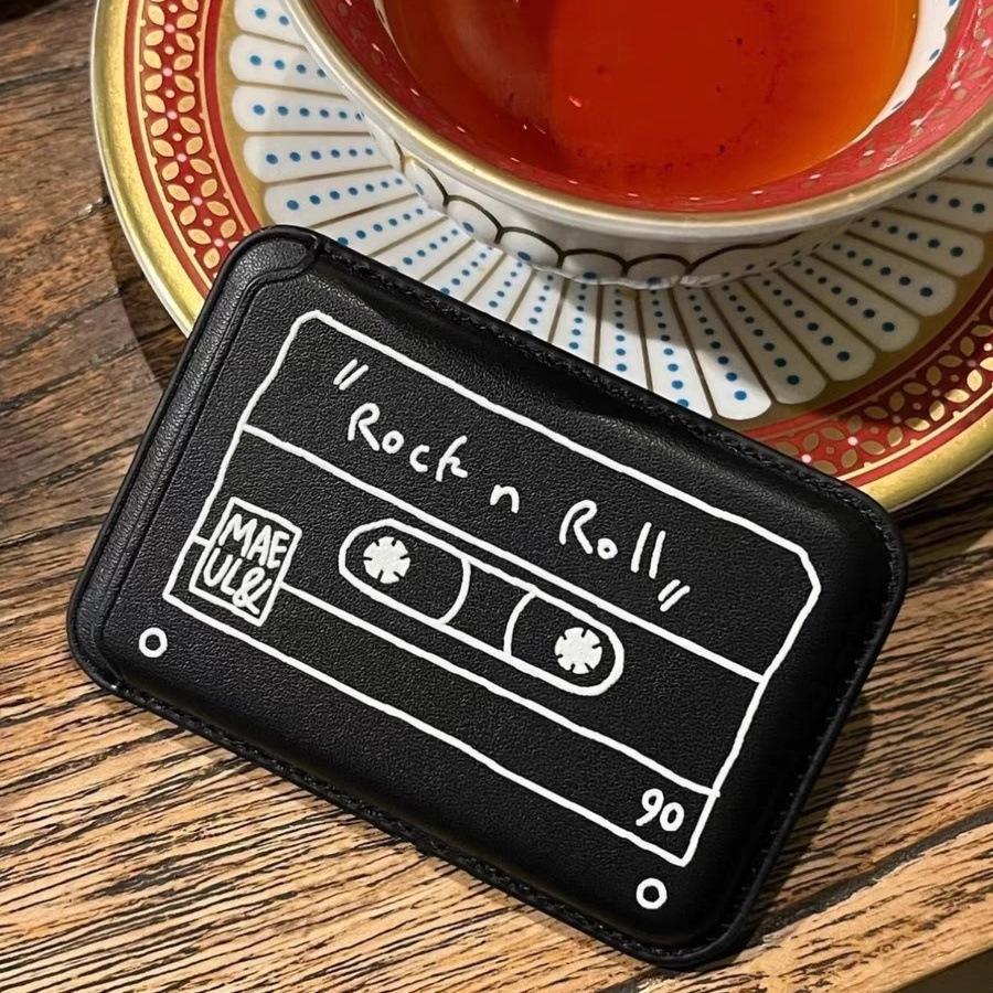 Retro Cassette MAGsafe Card Holder Leather Apple Phone Case Single Card Holder