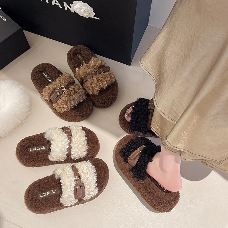 Curly hair thick-soled fluffy slippers women's shoes 2025 autumn and winter outer wear Korean version of high-end belt buckle one-word cotton slippers