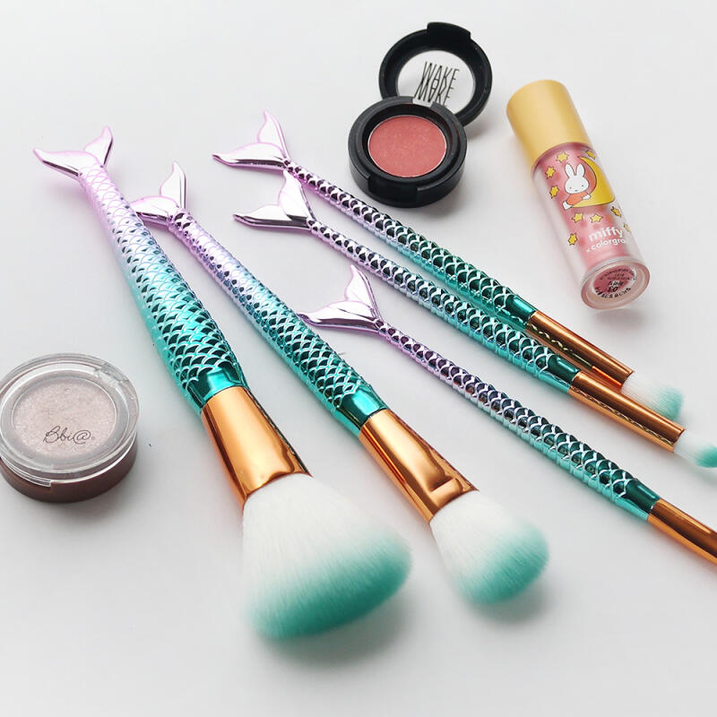 Pinkfoot Hwasa Mermaid Brush