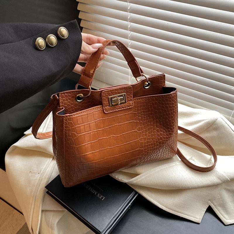 New Simple Large-capacity Portable Small Square Bag Fashionable Texture Shoulder Bag Commuter Messenger Bag