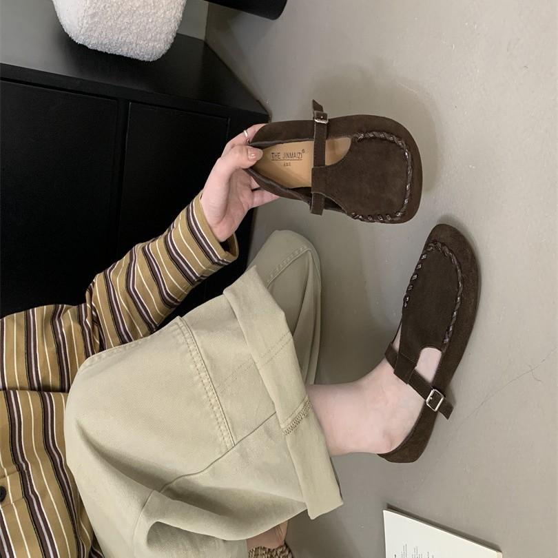 2025 autumn retro square head shallow mouth flat bottom old money style single shoes women's design sense French evening wind Mary Jane shoes