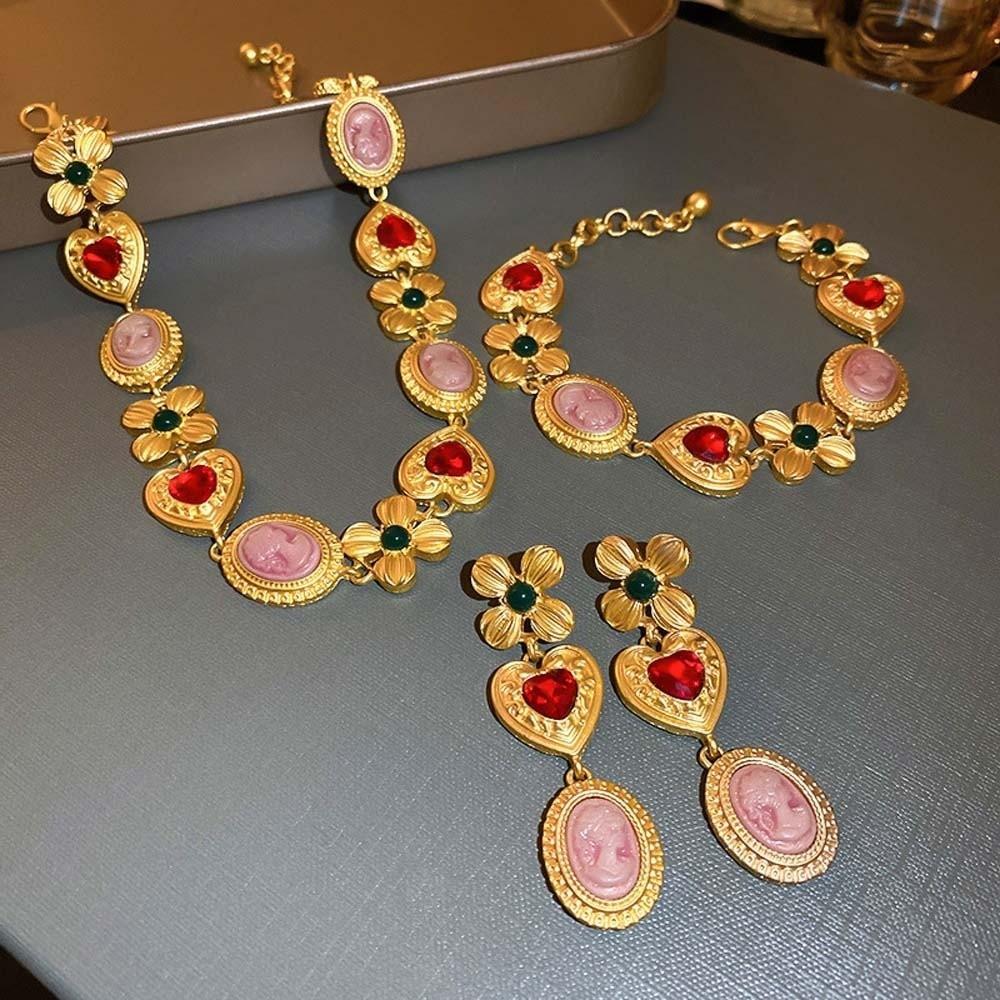 Zinc Zinc Alloy Heart Cameo Bracelet Court Style Retro Emboss Earrings Vintage Necklace  Wedding