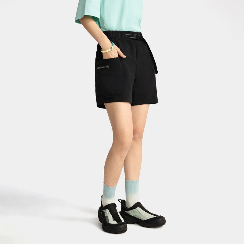 Li Ning CF Water-Resistant Solid Color Multi-Pocket Comfortable Versatile Cargo Shorts Women shorts Black AKSV230-3