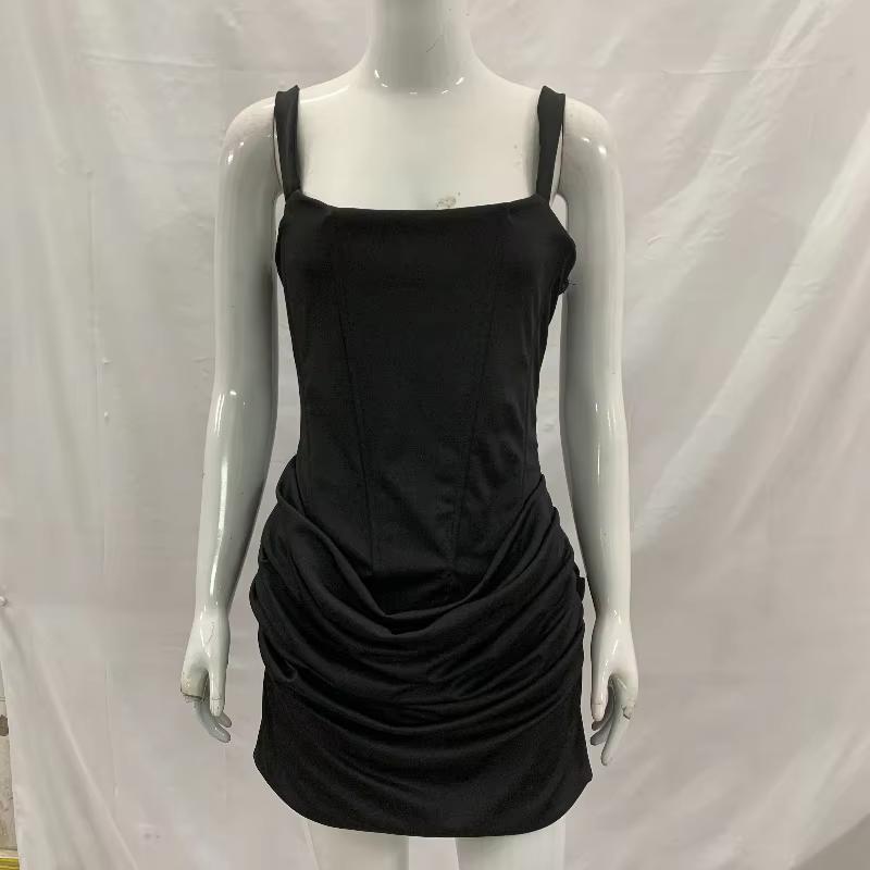 

Літня сексуальна сукня без рукавів з круглим вирізом, що облягає стегна та зав язується L чорний