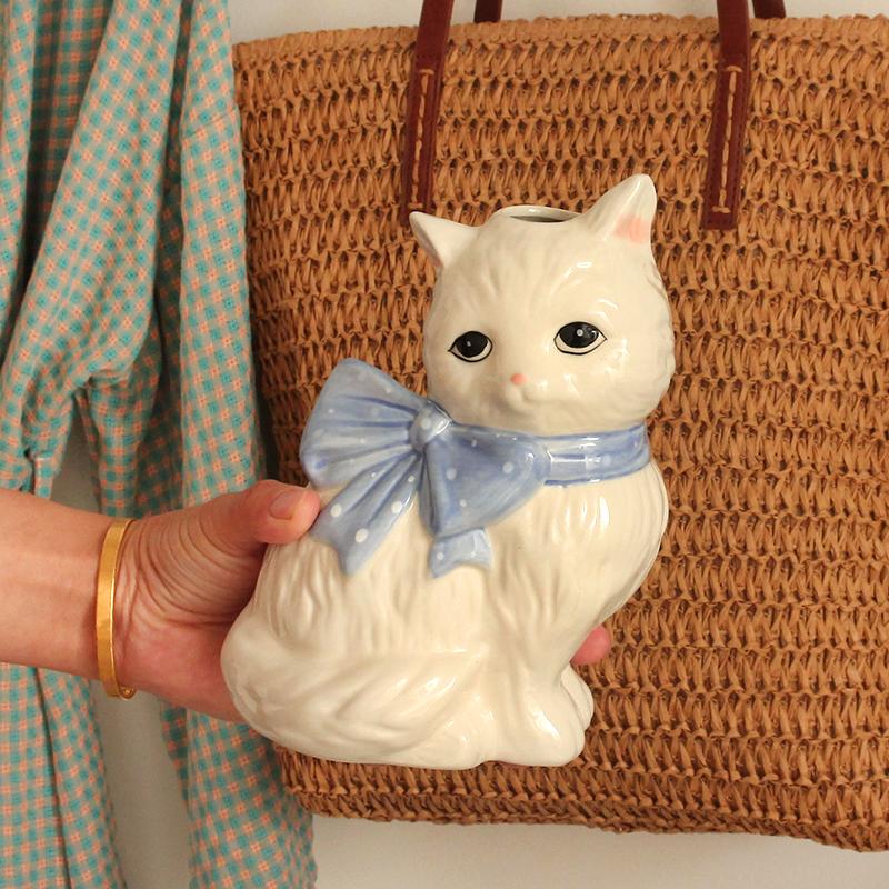 1PC Decoration Cat Lover Gifts Ceramic Vase Hand-Drawn Polka Dot Bow Tie Cute Small Diameter Aesthetic Cat Shape Artistic 20x14cm