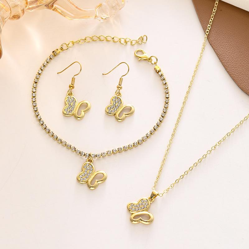 

Elegant Butterfly Necklace Earring Bracelet Set For Women Fashionable 3 Piece Jewelry Set With Unique Personality Design