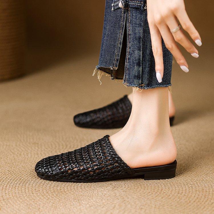 Woven Hollow Bag Head Half Slippers Women's 2025 New Summer Flat Bottom Square Head Fashion Lazy Sandals Women's Outer Wear