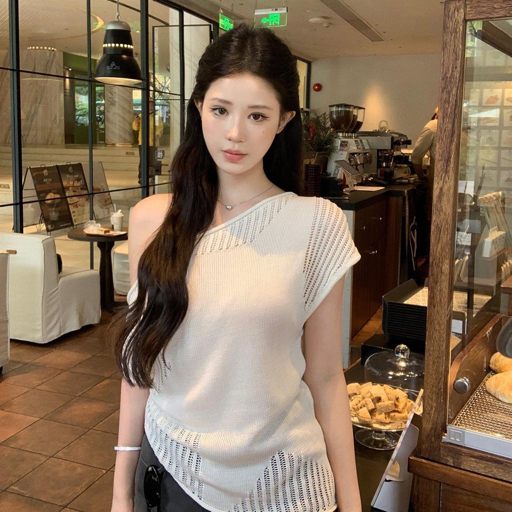 Summer French diagonal neck off-the-shoulder short-sleeved T-shirt women's fashion hollow design sense of thin temperament pure desire style top ins