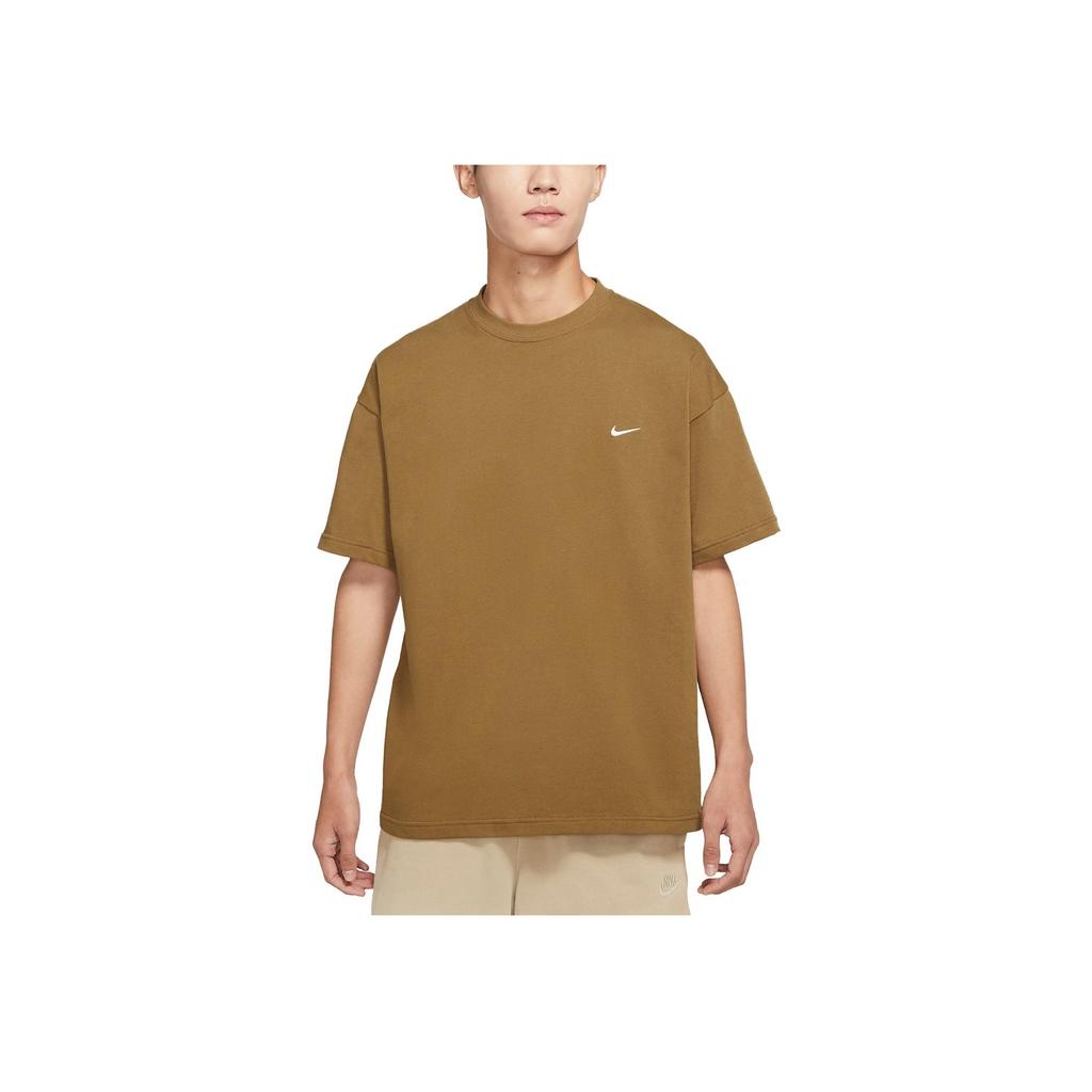 Nike Solid Color Badge Embroidered Crew Neck T-Shirt Men Tops Light-Brown DA0321-270