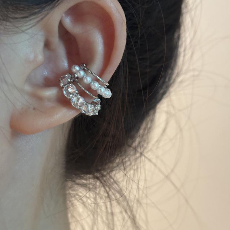 Zircon Geometric Pearl Ear Cuff - Elegant, Luxurious, and Versatile.
