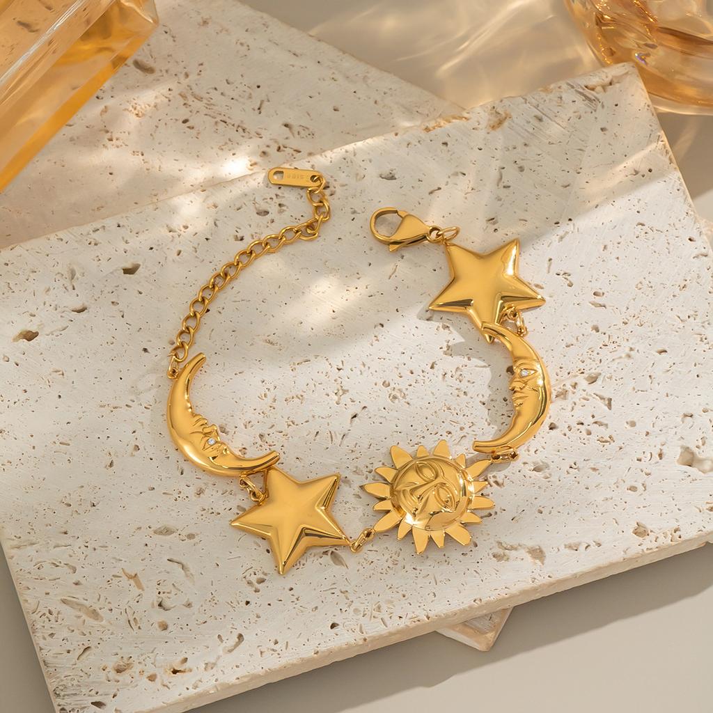 Trendy PVD 18K Gold Plated Bracelet Waterproof Non Tarnish Stainless Steel Star and Moon Women's Charm Bracelet for Party