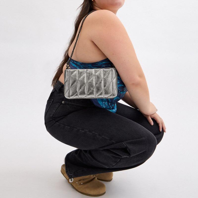 Coach Pouch 22 Top Zip Closure Detachable Wrist Strap Leather Clutch Women Clutch White Coal CW584-V5XAU