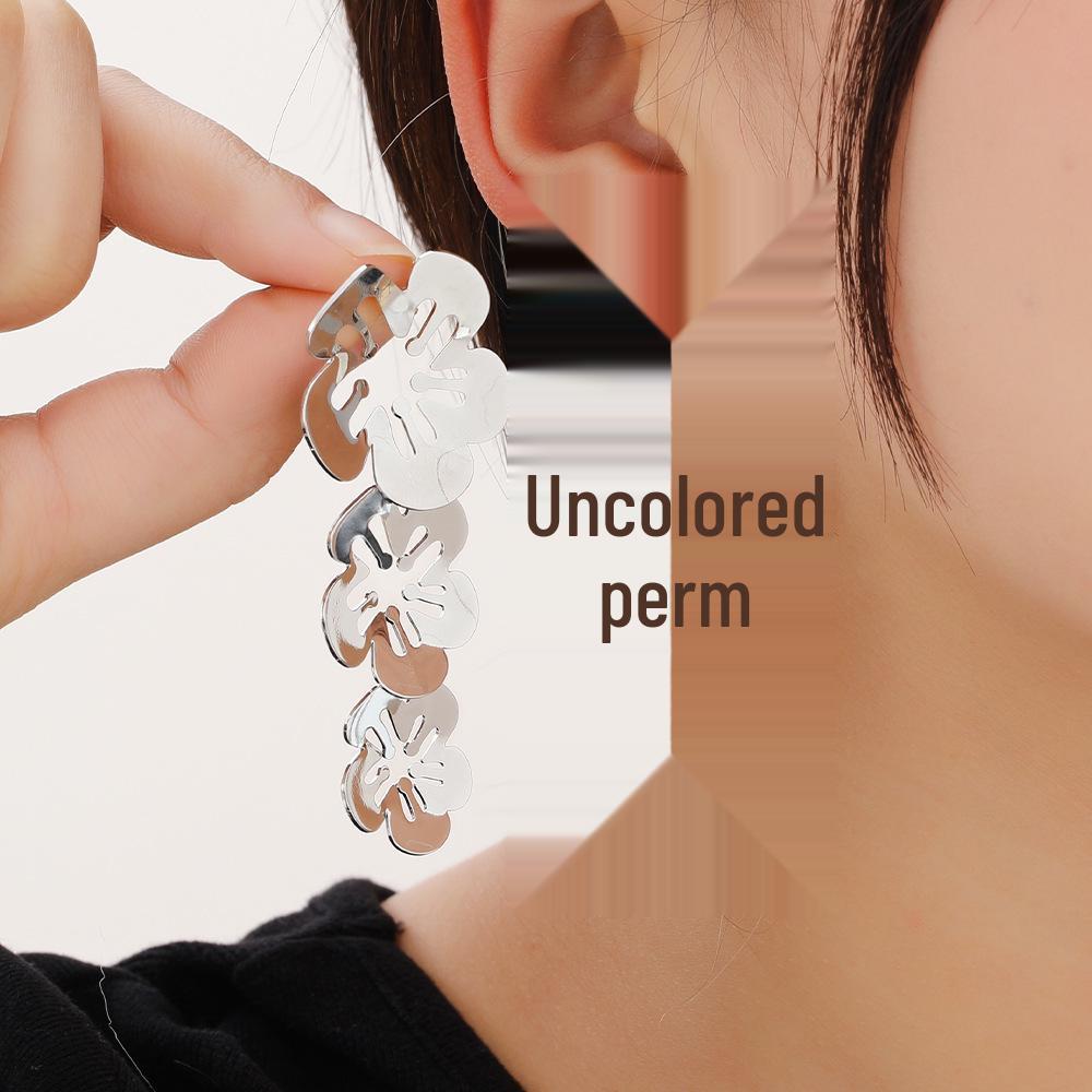 Exaggerated 3D Flower Pearl Earrings: Light Luxury, High-End Metal Style Studs