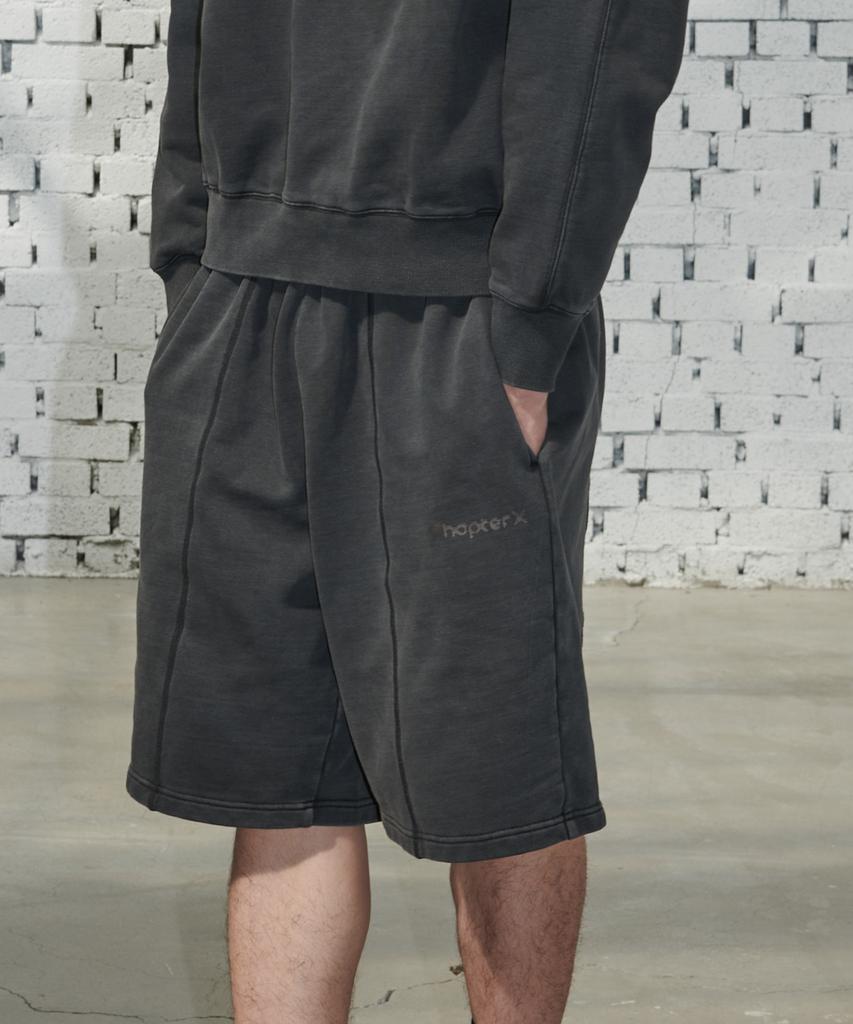 Chaebteoegseu Pigment Wide Bermuda Shorts (Charcoal)