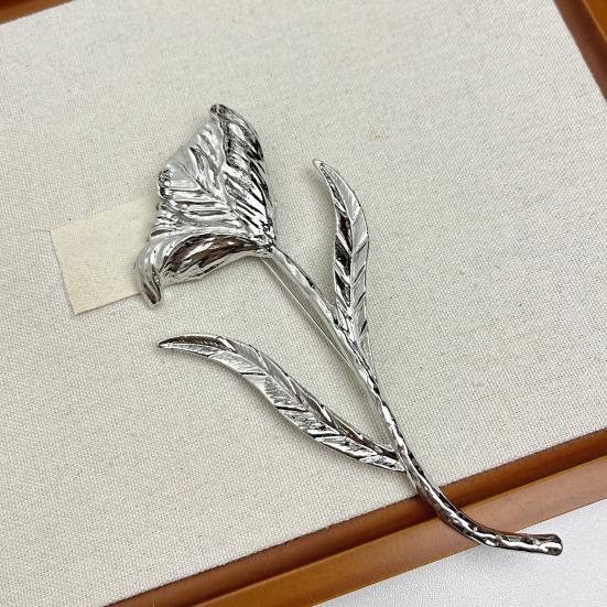 Women Brooch Sparkling Rhinestones Flower Leaf Shape Lapel Pin Suits Coats Bags Scarves Badge Versatile Accessory