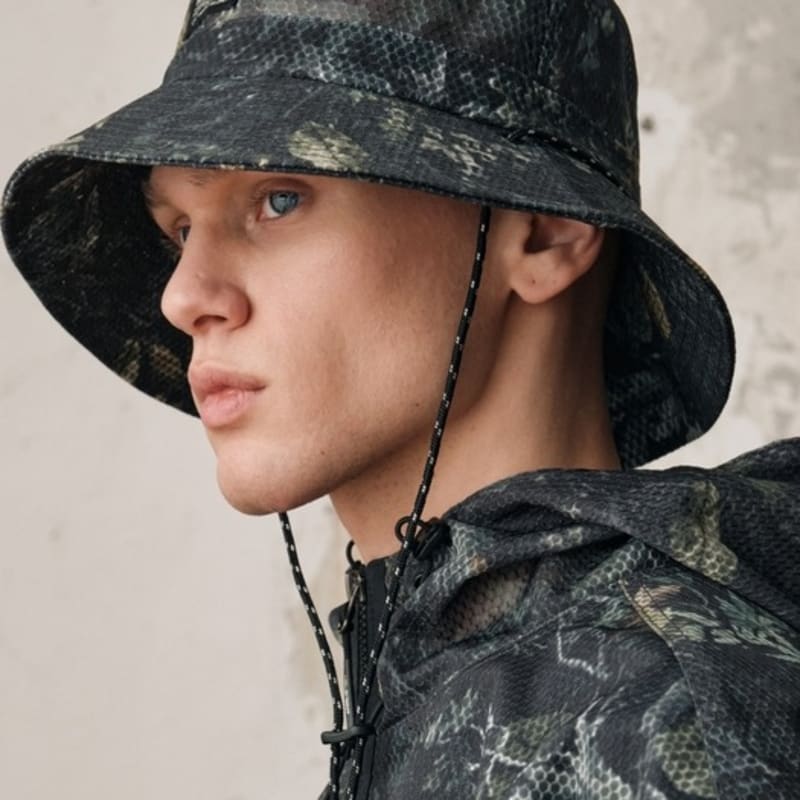 

HELEMENT Technical Field Bucket (CAMO) FREE