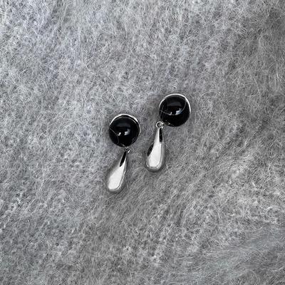 Cercei cu tip picătură de apă retro franceză Cercei din metal cu temperament de nișă, ușoare, de lux