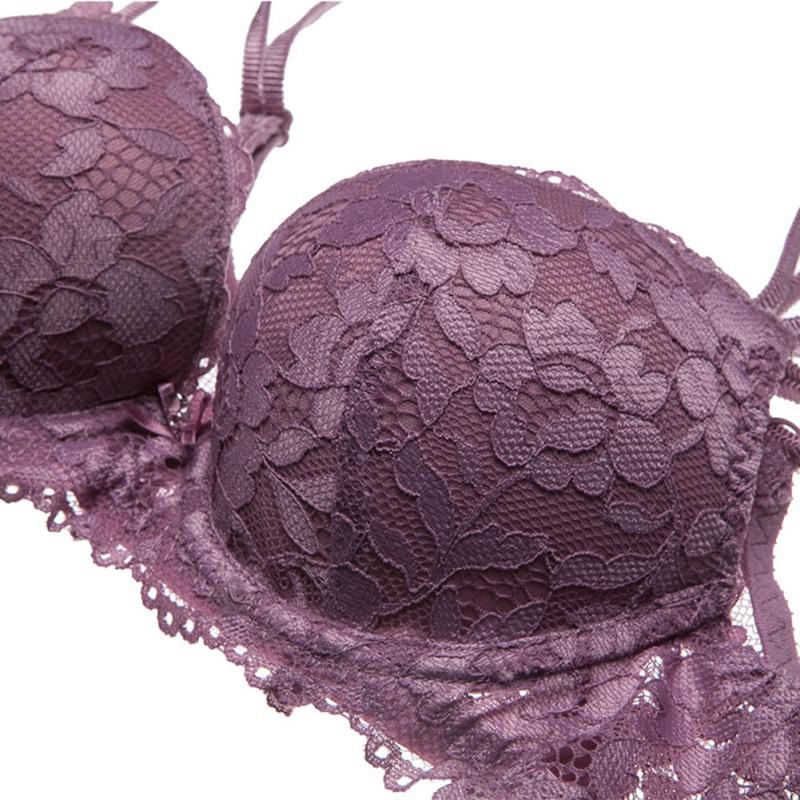 Dámské krajkové spodní prádlo s vyšívanou podprsenkou Push Up