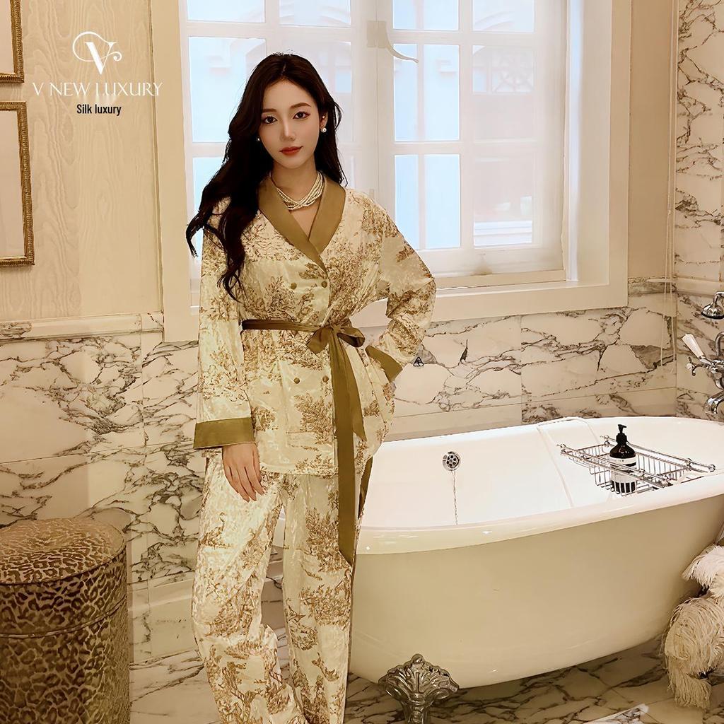 Silk Luxe Early Winter Velvet Women's Floral Pajamas