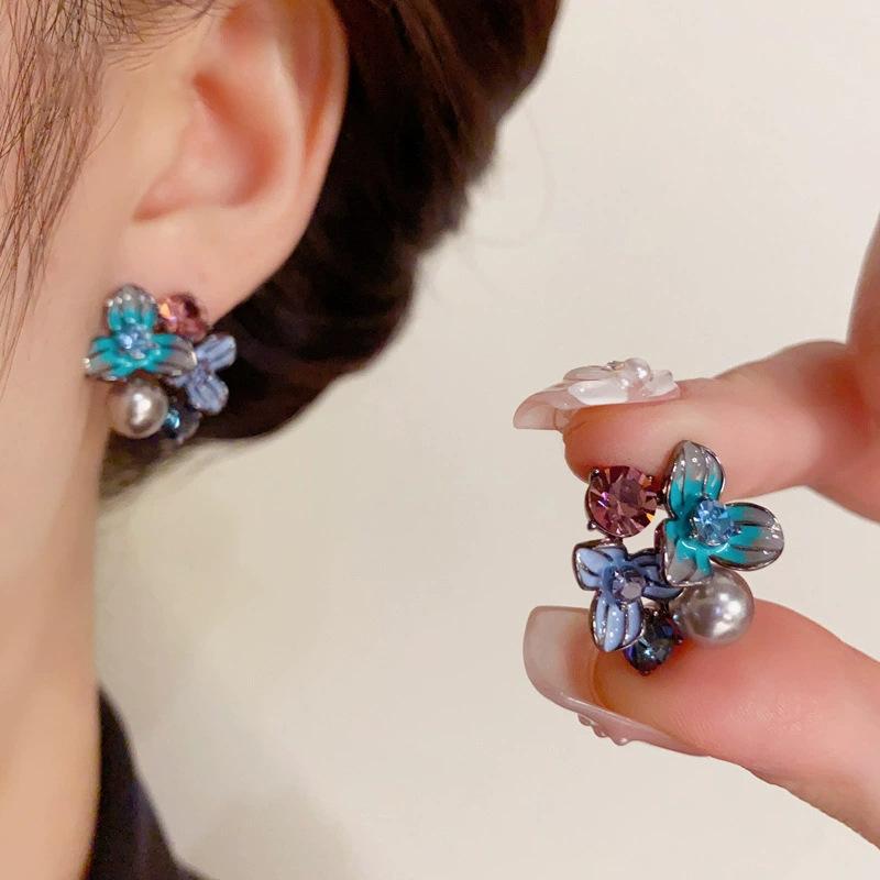 Dripping oil flower pearl stud earrings fashionable exquisite earrings light luxury high sense versatile earrings women