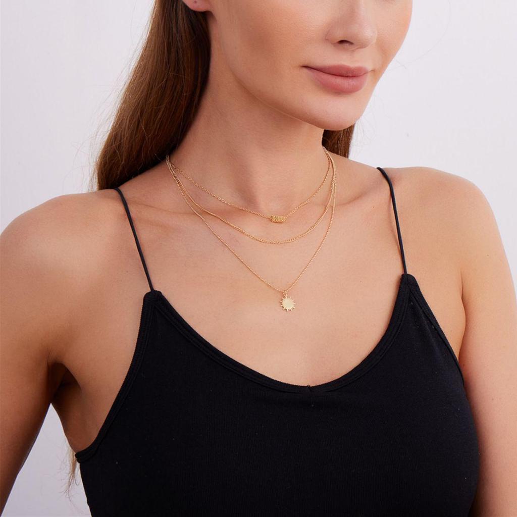 Trendy European-American Titanium Steel Clavicle Necklace - High-End Niche Design for Versatile, Light Luxury Wear