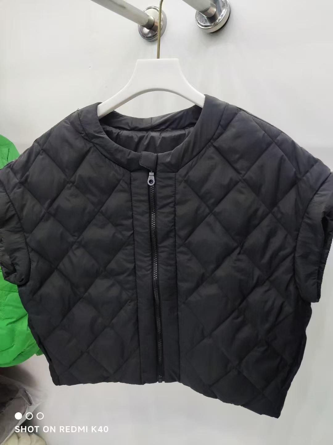 

Design sense high-end white duck down down vest women s 2025 autumn and winter fashion flying sleeve hooded rhombus vest jacket XXXL